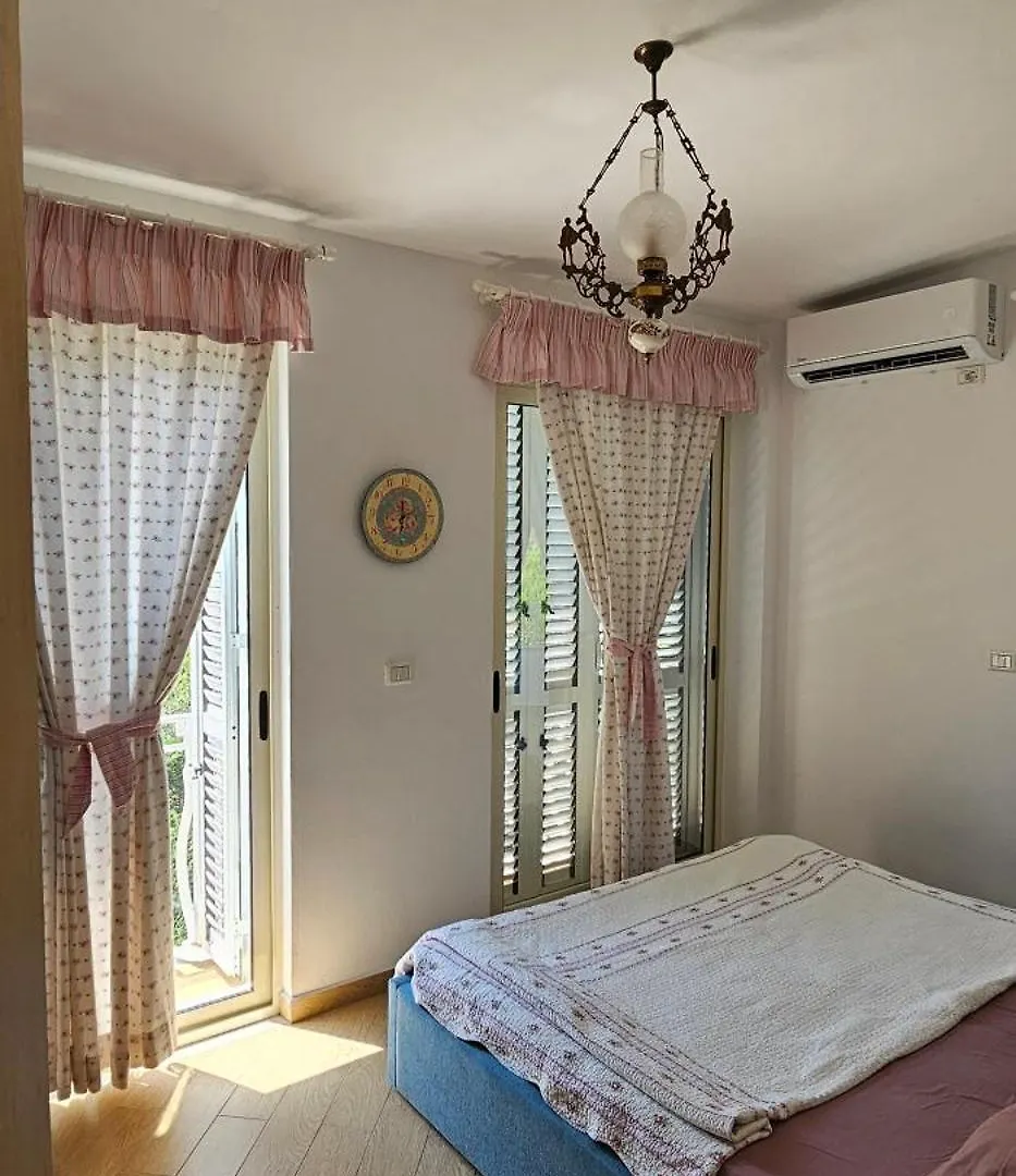 Vila E5 Durres